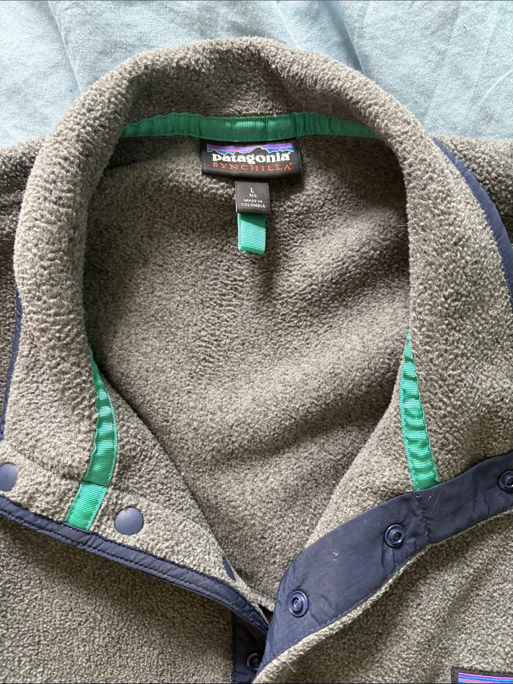 Patagonia Gray Fleece Snap-T Pullover with Navy and Teal Accents - Picture 2 of 5
